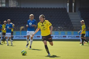 Kasper Skaanes med ball. Foto: Kristian Øverland