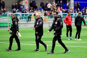 Sindre Tjelmeland med hjelpere