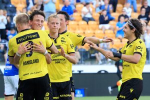 Martin Ramsland, Sander Sjøkvist, Eirik Schulze, Eman Markovic feirer scoring mot Stjørdals-Blink. Foto: Tor Erik Schrøder / NTB