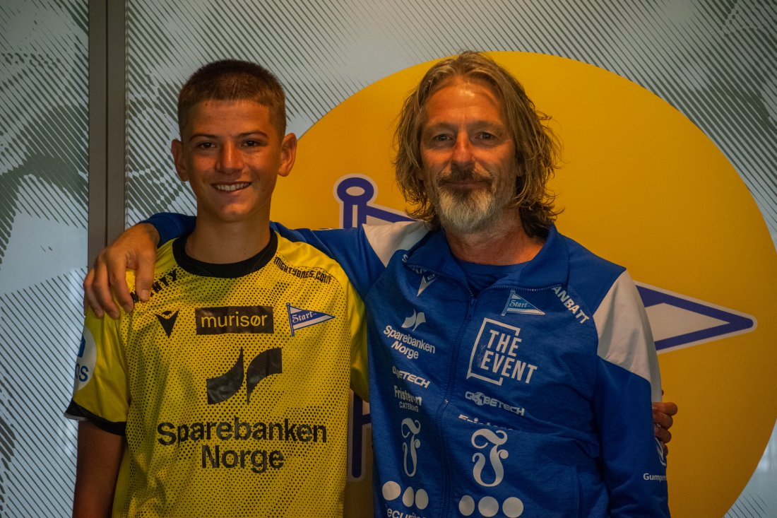 Aris kom til klubben i 2024. Her med hans trener, Erik Mykland.