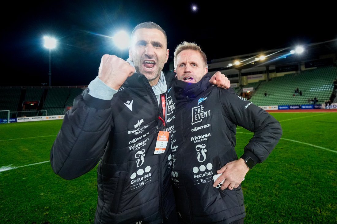 2025 endte med et deilig opprykk på Bislett Stadion i november. Azar og Joey var mildt sagt fornøyde. Foto: Terje Pedersen / NTB