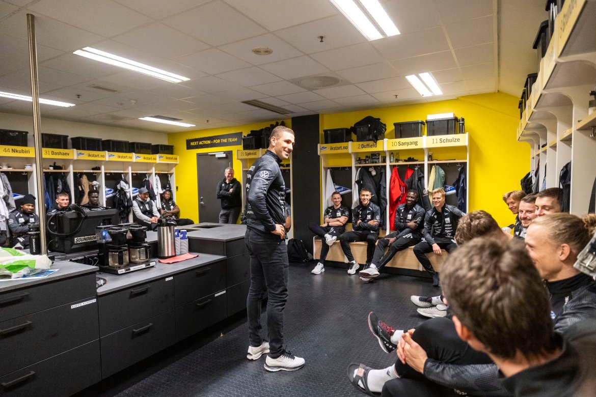 Azar møter garderoben