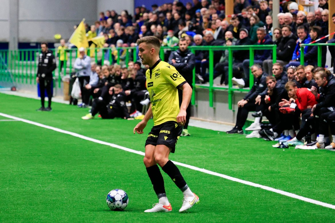 Kristoffer Valsvik letter etter medspiller