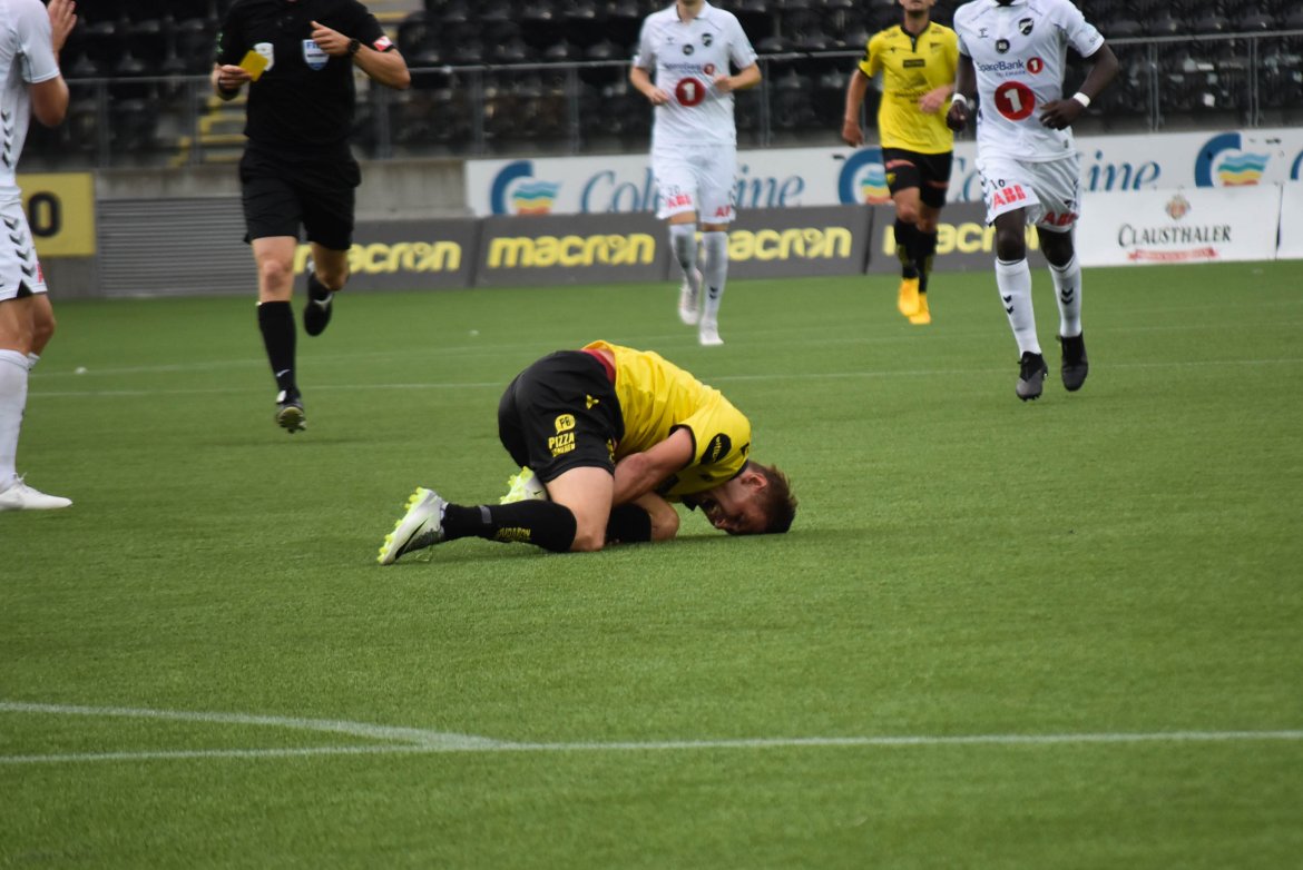 Steffen Lie Skålevik får en smell