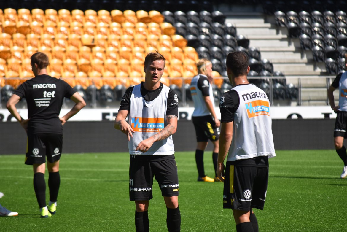 Aron Sigurdarson og Herolind Shala. Shala har kun hatt en liten håndfull treninger med laget, men lagkameratene gjør sitt beste for å integrere ham i lagets spillestil.