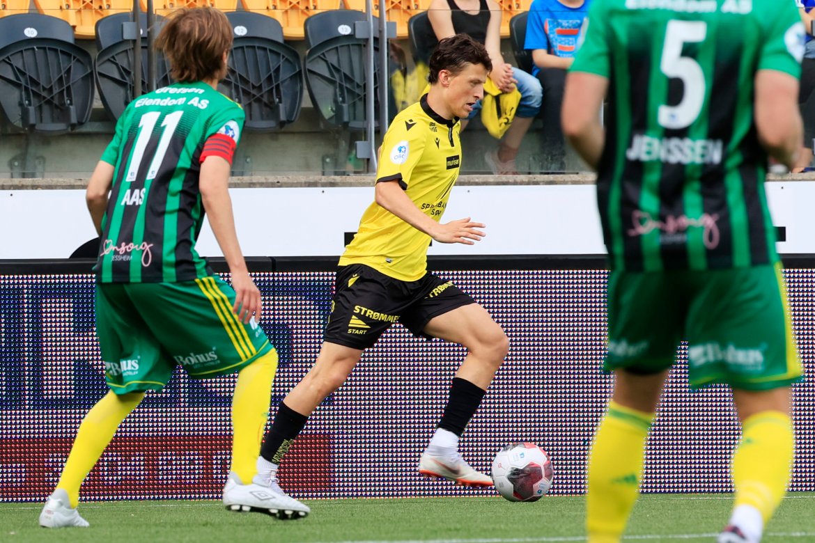 Sander Sjøkvist på løp med ball