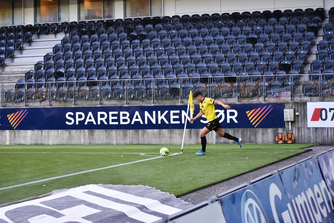Markovic slår corner! Foto: Kristian Øverland