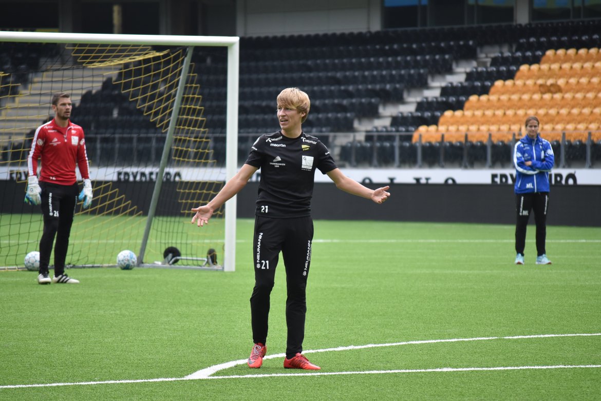 Niklas Sandberg oppgitt etter at han ikke fikk frispark.