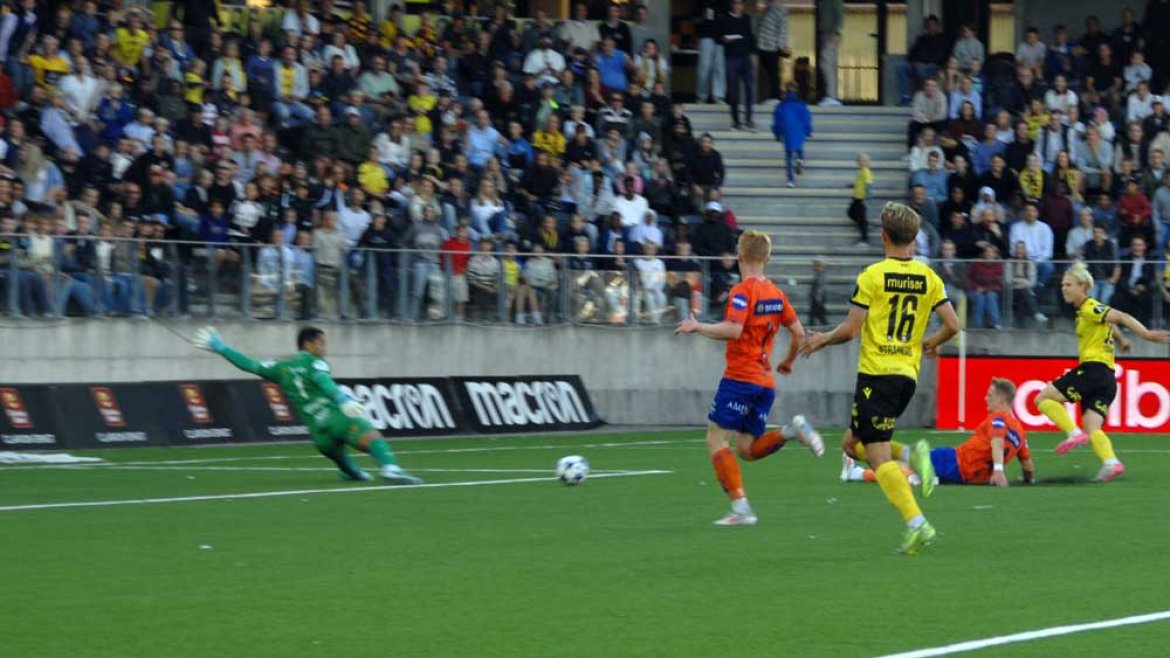 Henrik Lorentzen skyter ...