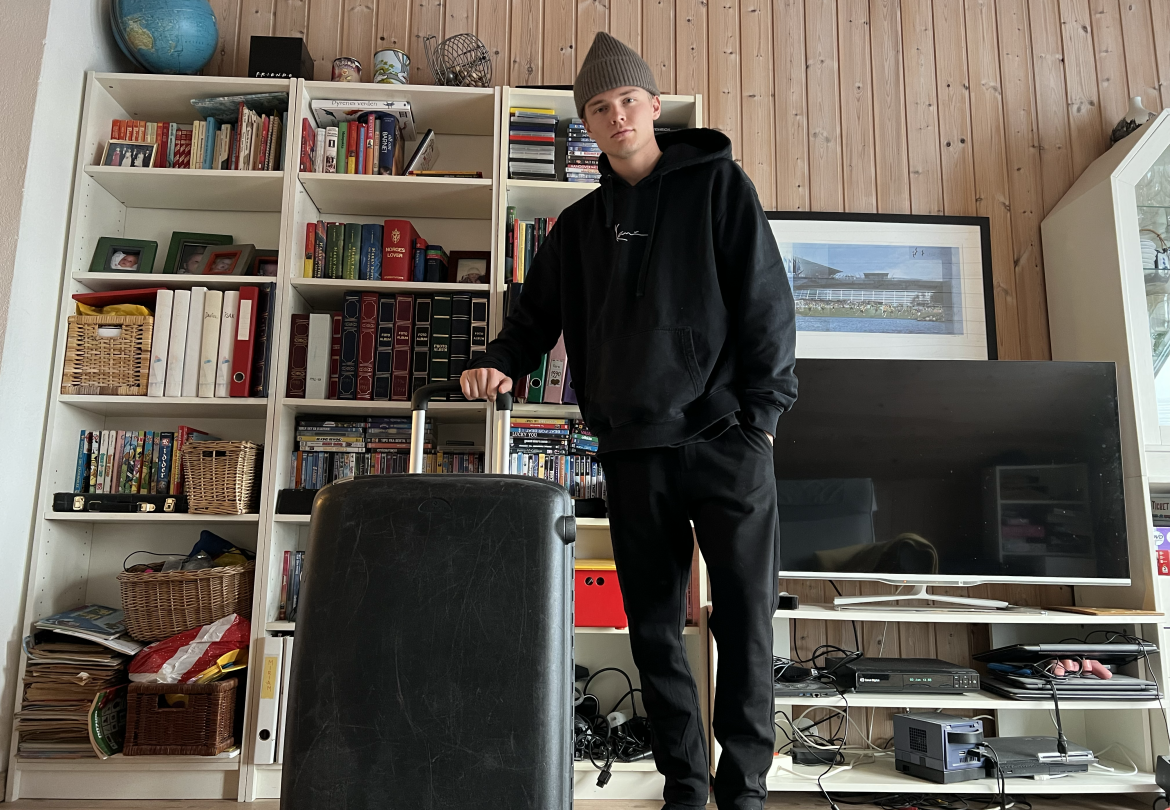 Peter Reinhardsen pakker kofferten før han drar til Sarpsborg kommende fredag. Mandag 9. januar starter 23-åringen sesongoppkjøringen med sin nye klubb. (Foto: Privat)