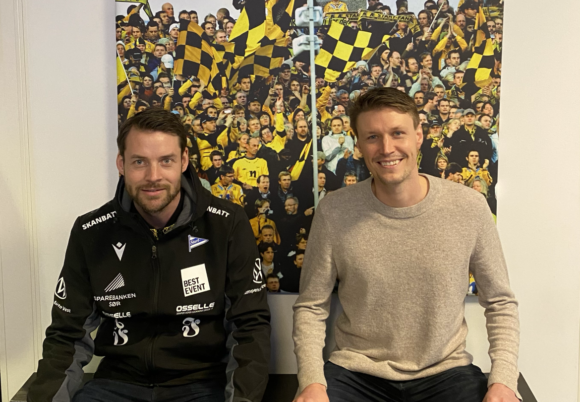 Mads Stokkelien sammen med sin gode kamerat Espen Børufsen. De spilte sammen for Start i flere sesonger, og Mads var forlover da Espen giftet seg med sin Ida Marie i 2018. (Foto: Egil Olsen).