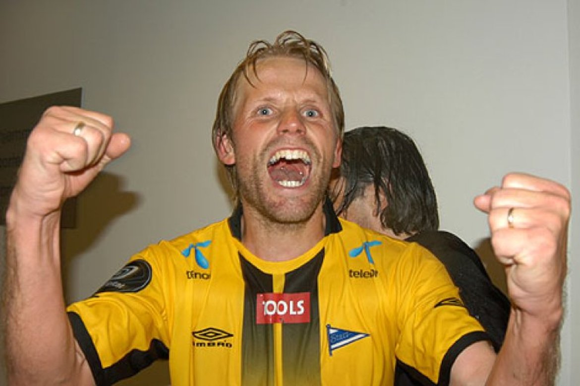 Joey jubler for seier over Vålerenga i 2007. ..
Foto: Kristin Søvik, IK Start