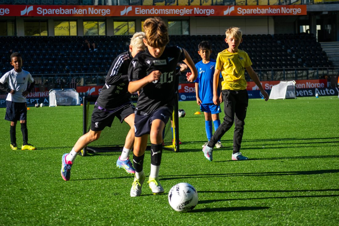 Matta-Akademiet er i aksjon på stadion hver fredag og søndag.