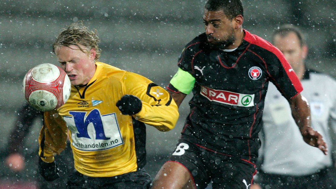 Jon Midttun Lie (Start) og David Nielsen (FC Midtjylland). (Foto: Royal League)