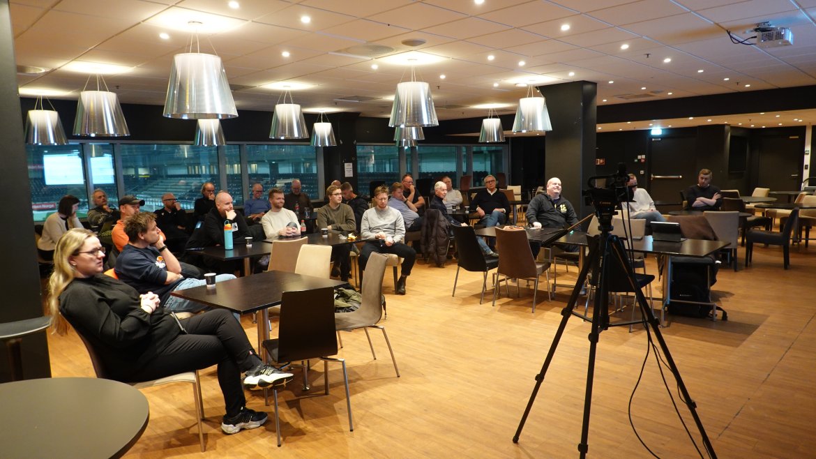 Greit oppmøte på Lundsia Pøbb, med kontakt til digitale medlemmer