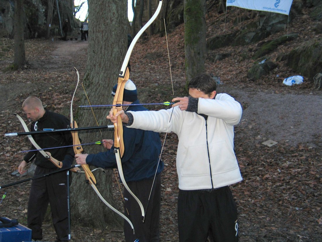 Ben med pil og bue. En livsfarlig kombinasjon.