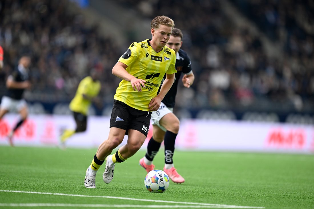 Lukas har spilt åtte kamper for oss i Eliteserien i år. Nå lånes han til Sogndal ut 2026-sesongen. Foto: Carina Johansen / NTB