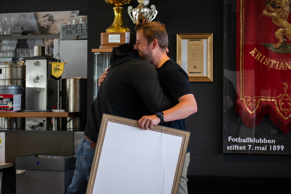 "Mini" fikk bilde og mange klemmer på sin siste arbeidsdag på Sparebanken Sør Arena.