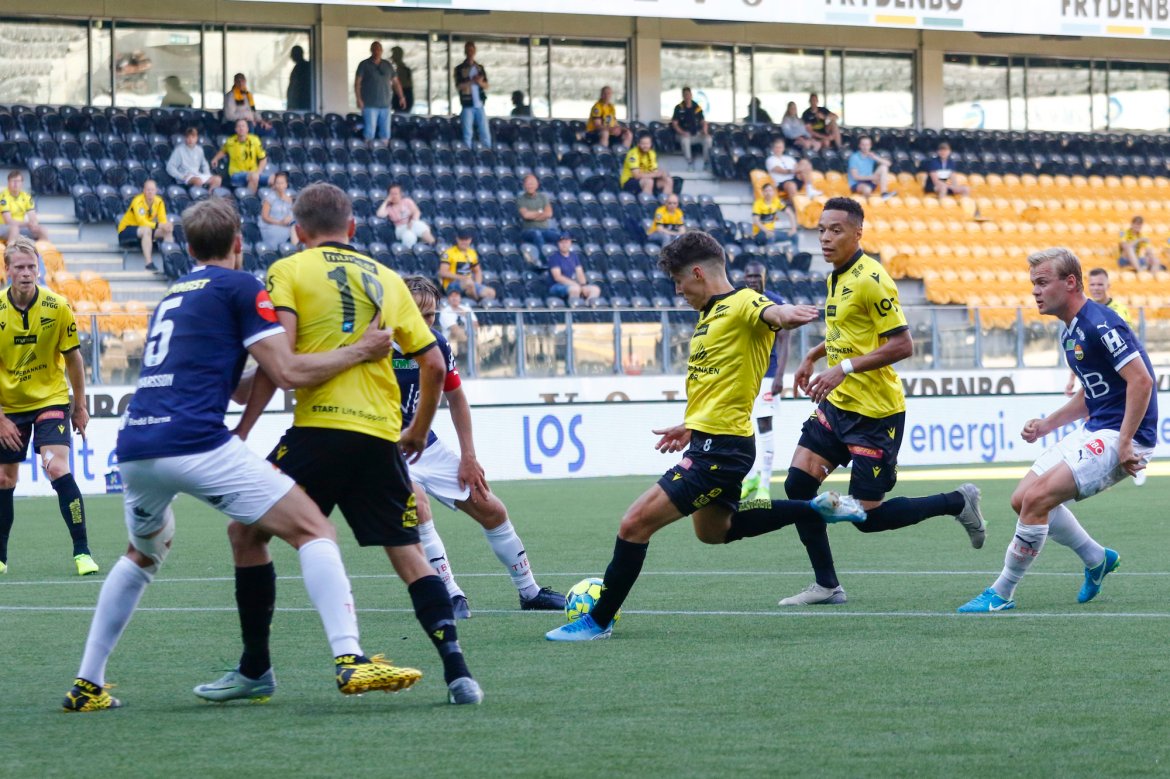 Markovic får ball fra Kabran, vender og skyter ballen i lengste hjørne. Foto: Tor Erik Schrøder / NTB scanpix