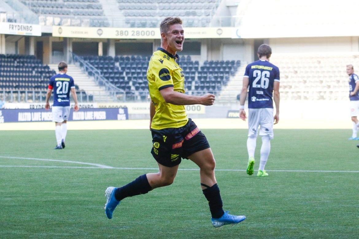 Mathias Bringaker scorer sesongens første Start mål. Foto: Tor Erik Schrøder / NTB scanpix