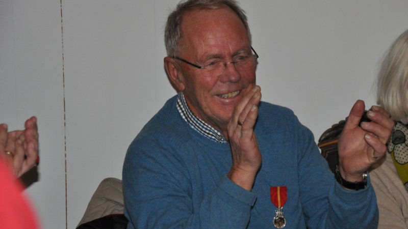 Harald Båsland med Kongens fortjenstmedalje