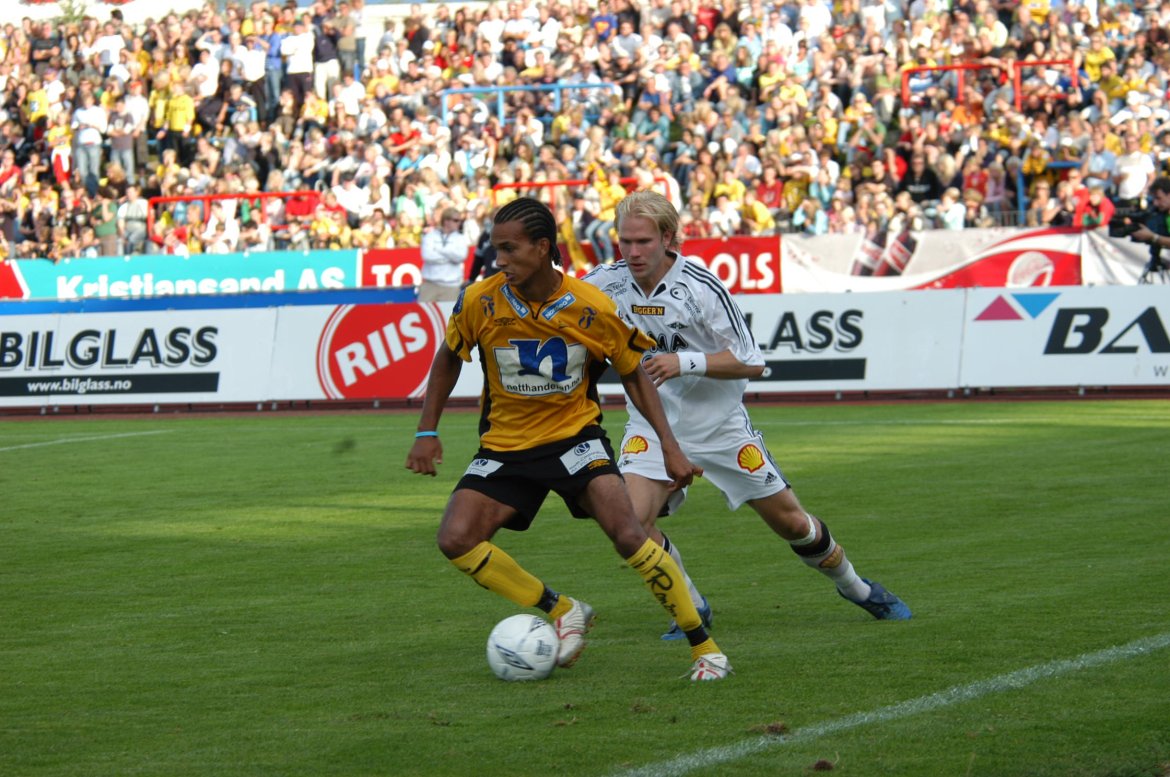 Alex Valencia i kamp med Dorsin