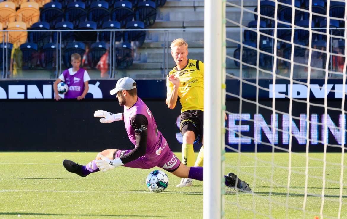 Eirik Schulze 4-0 til Start over Bryne. Foto: Tor Erik Schrøder