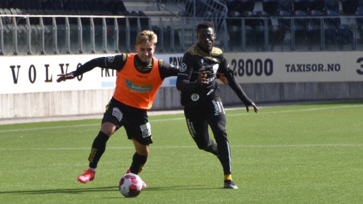 Altin Ujkani og Adeleke Akinola Akinyemi