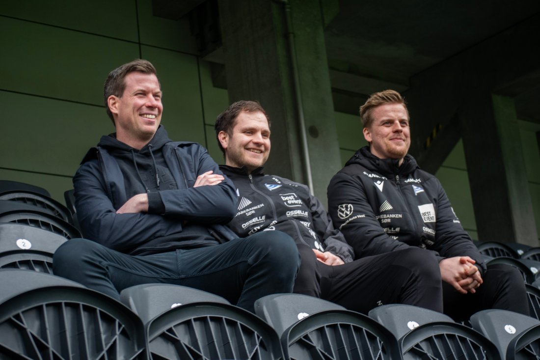 (F.V) Jesper Mathisen, Johan Gjønnes Nilsen (utviklingsleder, IK Start) og Marius Sletvold (trener Start G17)