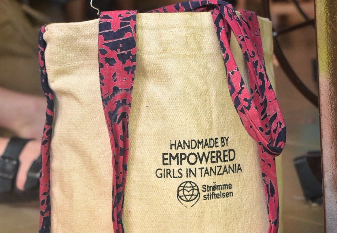 Disse flotte handlenettene kommer for salg i Norge etterhvert, produsert av kvinnene fra BONGA-prosjektet i Tanzania.