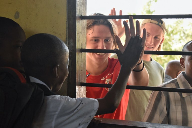 Start Life support tanzania skolebesøk 6