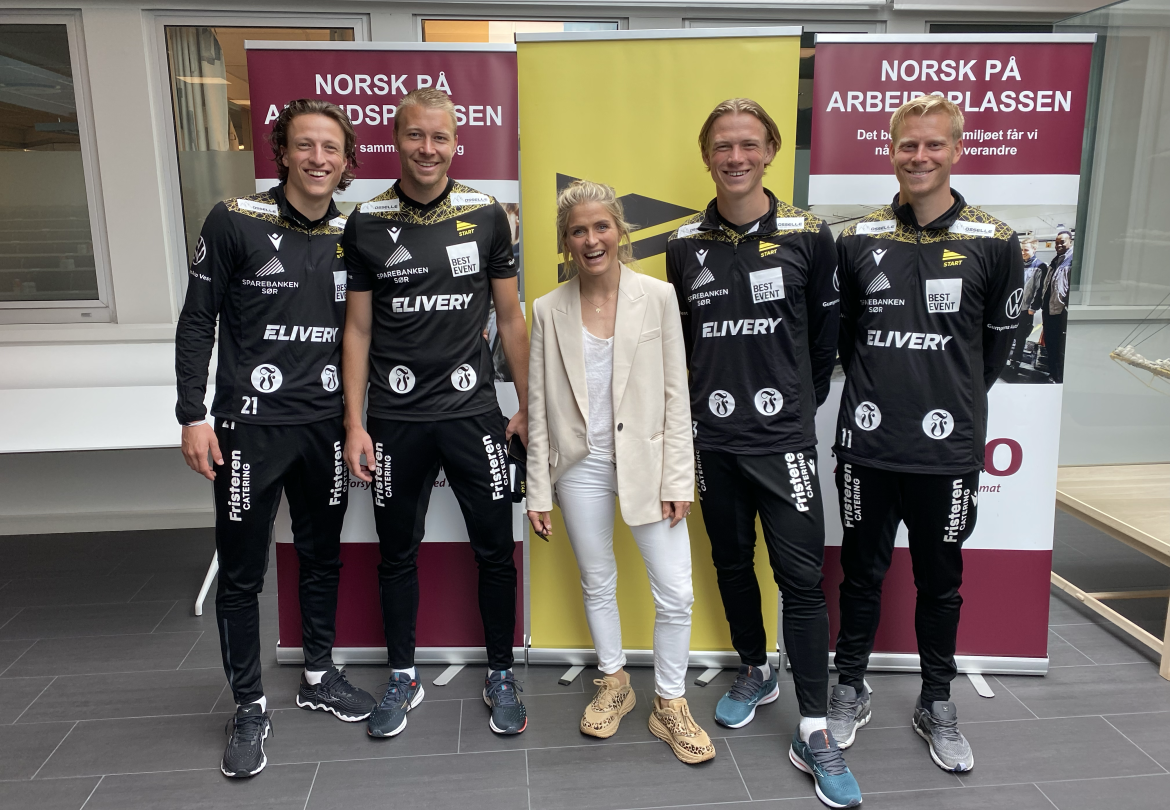 Sander Sjøkvist (f.v.), Henrik Robstad, Mathias Grundetjern og Eirik Schulze satt pris på å få møte Therese Johaug.