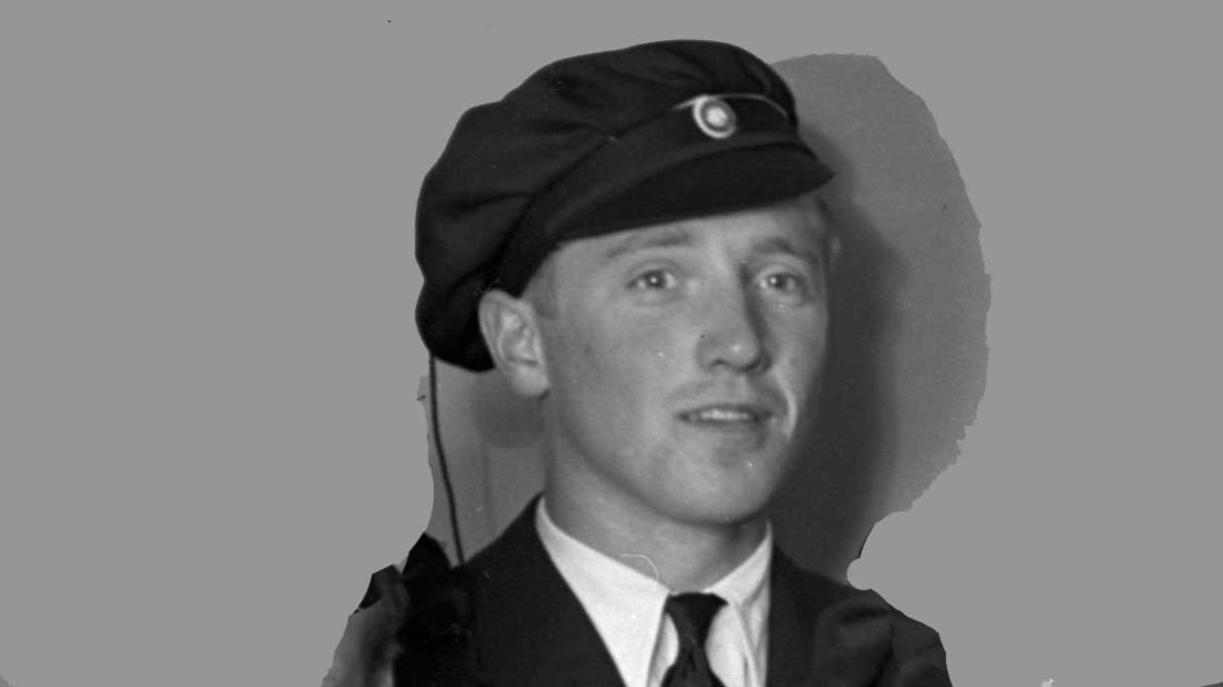 Finn Hansen som russ i 1938 (Foto Vestagdermuseet) (beskåret fra samlebilde)