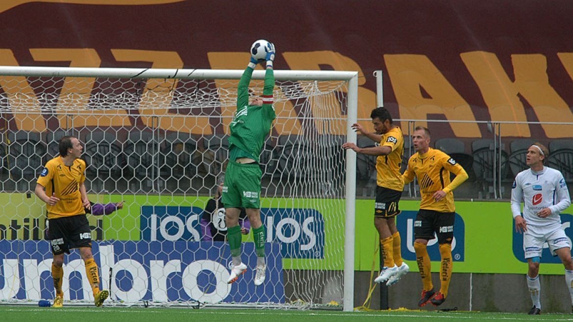 Start-FKH Håkon Opdal henter ballen