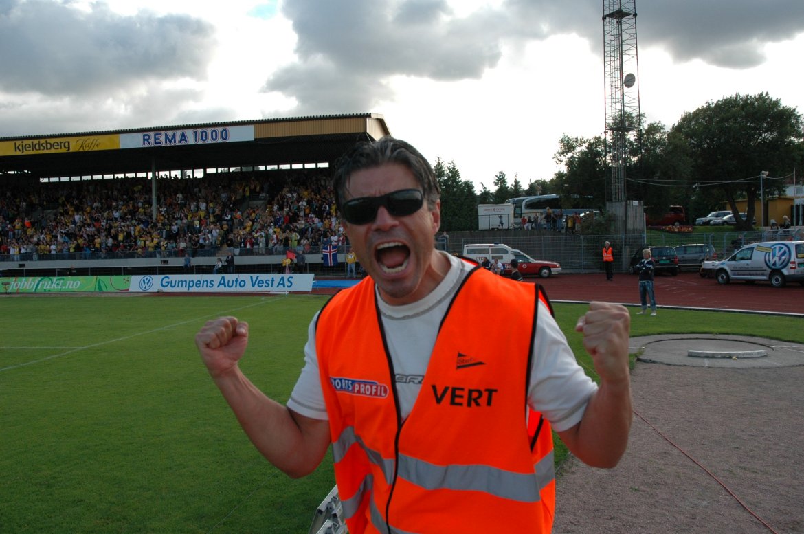 Manager Erik Solér jubler