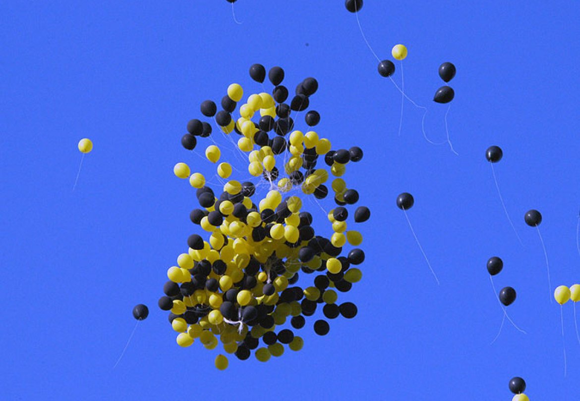 Ballongslipp markerte åpningen av arenaen