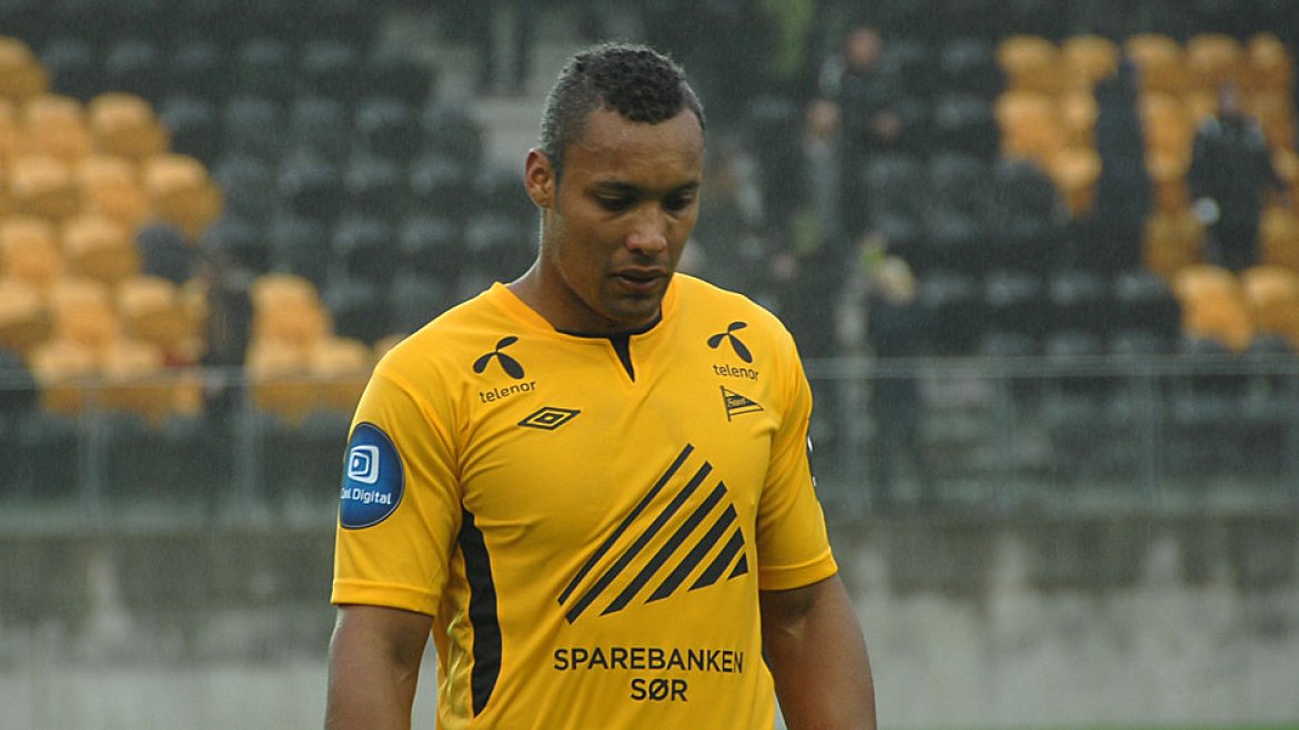 Start-FKH Bismark Acosta