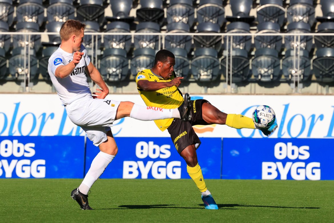 Basilio Ndong smeller til. Foto Tor Erik Schrøder