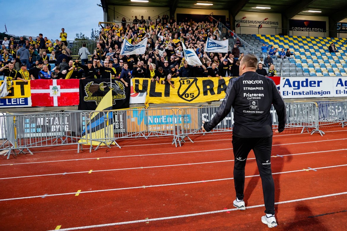 Rune Hægeland besøker supporter-tribunen