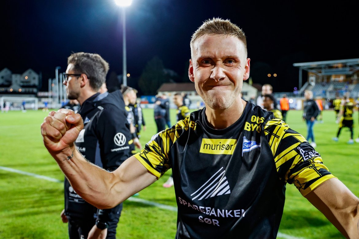 Bjarni med seiers-smil