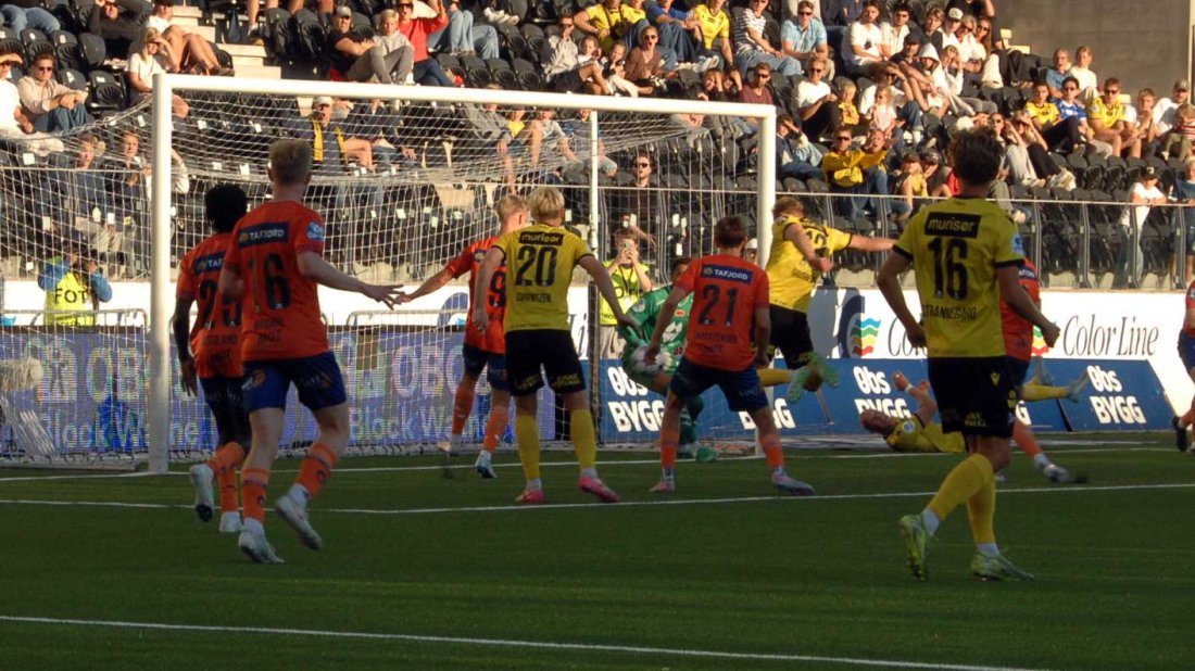 Sebatian Griesebeck kneer inn 3-0